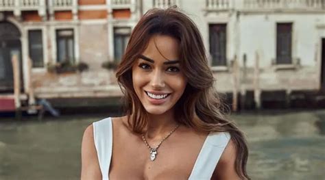 bruna luccas age|Bruna Luccas Wiki, Age, Net Worth, Height, Boyfriend, Career,。